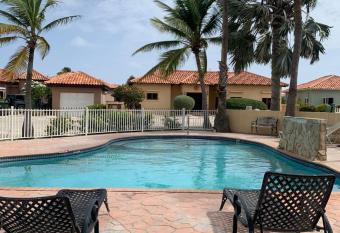 Tortuga Opal Aparment has Balcony rooms