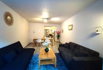 Le Bokeh - Face    la Cit   M  di  vale allows 18 year olds to book a room