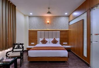 Hotel The Grand Hridey Amritsar has Smoking/Balcony rooms