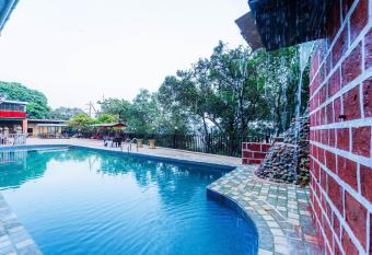 Itsy By Treebo- Sun N Shade allows 18 year olds to book a room