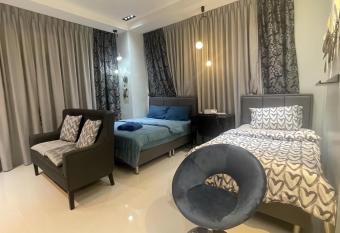 MY 95 Riverine Diamond Studio allows 18 year olds to book a room