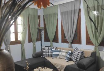 Fotini s Paradise has Balcony rooms