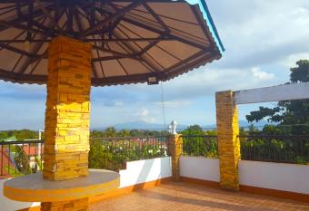 Rooftop Inn Bauan Batangas has Balcony rooms