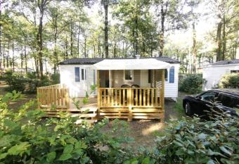 Mobil Home 6 personnes 3 chambres    25 MIN Puy duFou has Balcony rooms