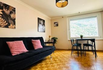 Montreux IX has Balcony rooms