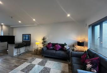 Winnies Lodge allows 18 year olds to book a room