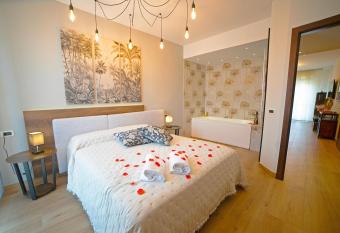 [10 min da Venezia] Enide Luxury House has rooms with a private hot tub