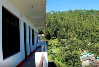 Hotel Snow View Guest House kausani has Balcony rooms