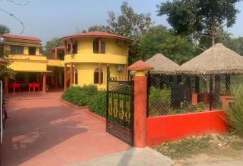 NIKETANI an exotic Home Stay has Smoking/Balcony rooms