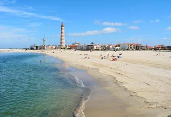 Logement Jardin Oudinot has Balcony rooms