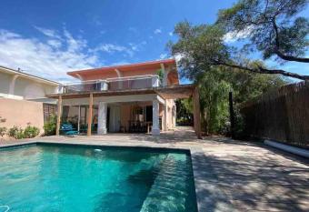 Villa vue mer, proche centre et plage has Balcony rooms