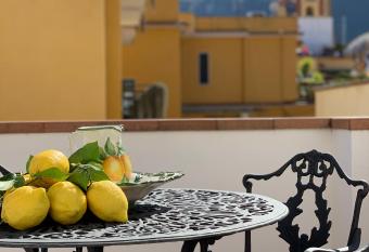 Antico Palazzo Scala has Balcony rooms