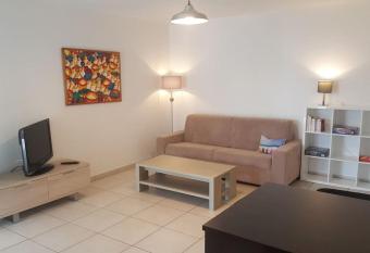 Chez Emmanuel has Balcony rooms