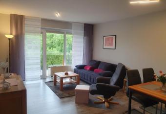 M  venschiss allows 18 year olds to book a room