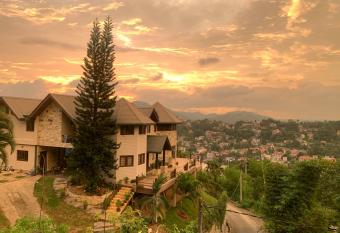 Luxury Villa with Panoramic Views allows 18 year olds to book a room