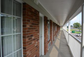 Richland Inn - Lewisburg has Smoking rooms