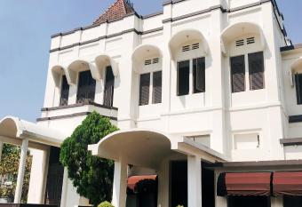Hotel Candi Baru has Balcony rooms