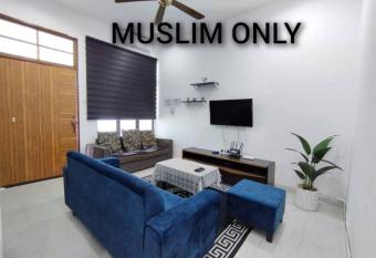 Indah Damai Homestay has Balcony rooms