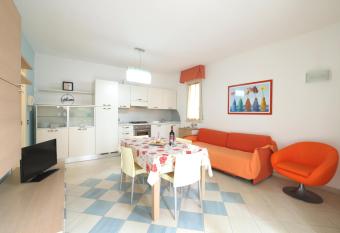 PALESTRINA17 - Riccione sul mare has Balcony rooms