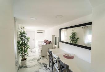 Enjoy the silence in Zadar old city private penthouse has rooms with a private hot tub