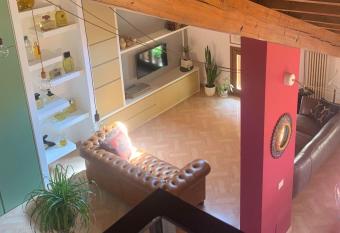 Attico96 Intero appartamento in centro storico allows 18 year olds to book a room