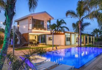 Oasis By The Sea - Cyprus has Smoking/Balcony rooms