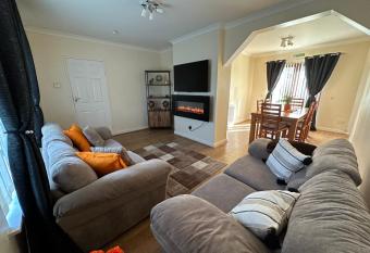 Stunning cozy three bedroom house near ARI allows 18 year olds to book a room