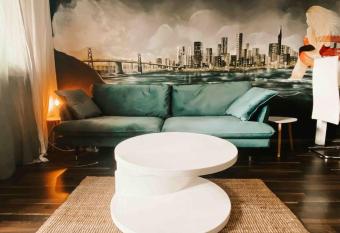 Ruhige Wohnung N  he W  rthersee has rooms with a private hot tub