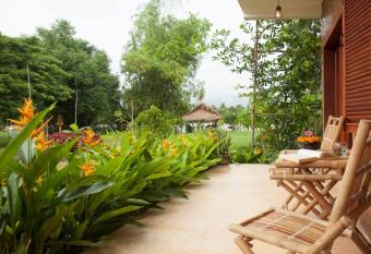 Akasha Villa has Balcony rooms