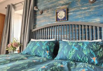 Dibney Rig allows 18 year olds to book a room