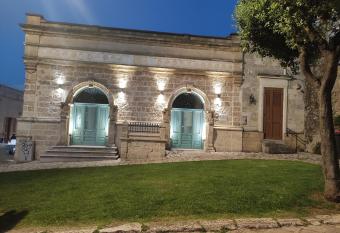 Porta Noa allows 18 year olds to book a room