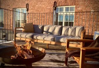 Stunning 90 square meter apart with 3br + rooftop has Balcony rooms