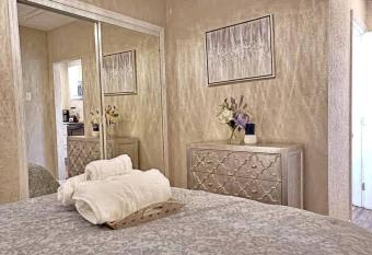 Cute and Cozy Studio allows 18 year olds to book a room