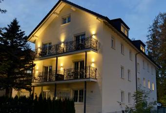 YUVA HOMES am Kurpark has Balcony rooms