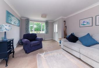 Bellamy Road - 3 Bedroom home has Balcony rooms