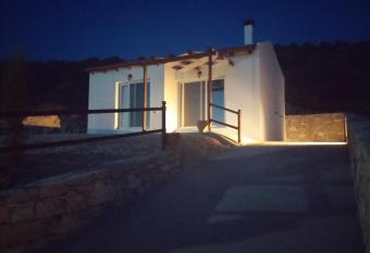 Villa Oniro Kreta allows 18 year olds to book a room