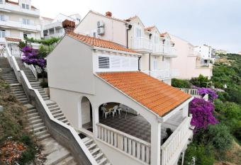 Apartments Bugenvila has Balcony rooms