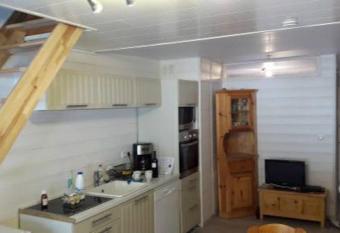 Appartement Le Carlina 22B -MERCI DE LIRE TOUT ET disposition des chambres pour   viter une mauvaise note - Ce nest PAS un H  tel - MINIMUM 5 nuits - sans le linge de maison - Vue sur le Criou - Sil y a de la place sur le parking, vous pouvez vous y garer allows 18 year olds to book a room