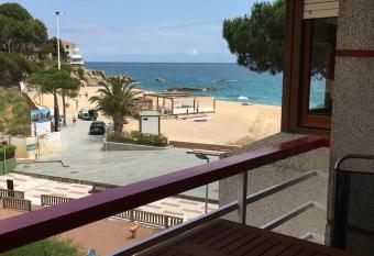 Apartament amb vistes has Balcony rooms