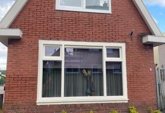 Free Fly Loft Drachten has Balcony rooms