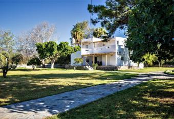 Villa Komorebi has Balcony rooms