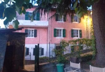 Villa del Borgo has Smoking rooms