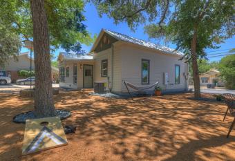 Walk to Schlitterbahn with Firepit has Balcony rooms