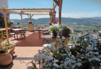 Dimora Garibaldi has Balcony rooms