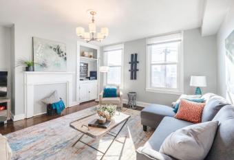 Spacious Home Walk To Everything And Free Parking allows 18 year olds to book a room