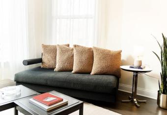 Lux Washington Park Apartment with Rooftop allows 18 year olds to book a room