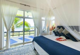 Ivy s Cove Beach Side Condo - Luxury Villa allows 18 year olds to book a room