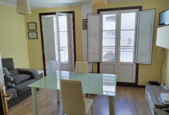 Apartamento Paseo Fluvial has Balcony rooms