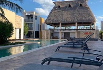 Telchac Villa de 3 pisos con club playa allows 18 year olds to book a room