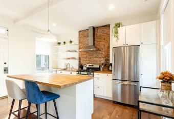 Walk to Rhinegeist, Findlay Market, FREE Streetcar allows 18 year olds to book a room